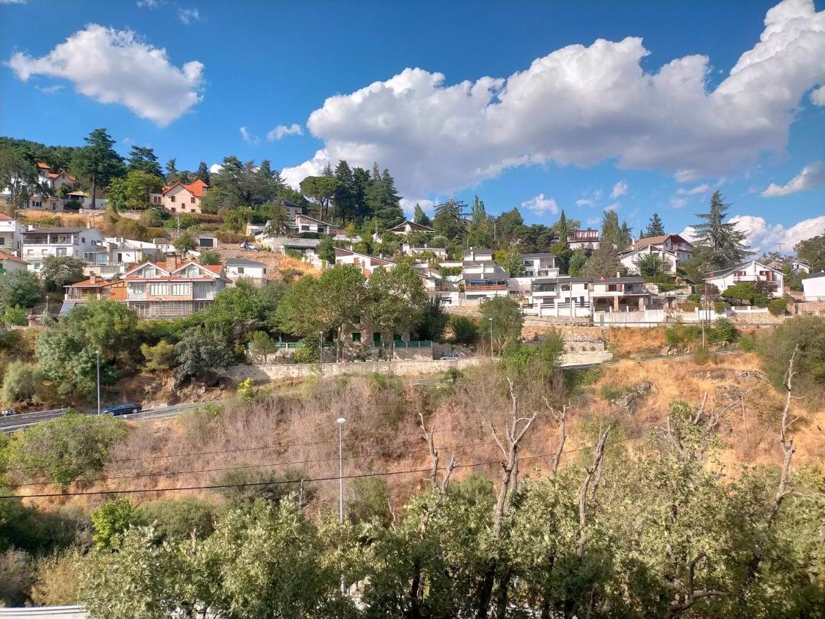 Apartamento Rural ミラフローレス・デ・ラ・シエラ エクステリア 写真